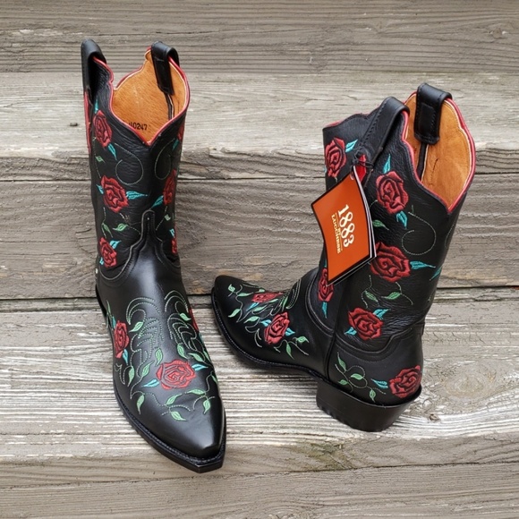 Lucchese Shoes - 🆕️ Lucchese Black Rose Embroidered Cowboy Boots